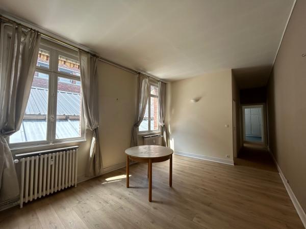 Appartement 3 pièces 77.92 m2 en plein centre ville